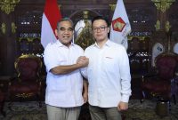 4. Sugiono bersama Dasco Ahmad dan jajaran Gerindra serukan loyalitas kader jelang pemerintahan baru Prabowo. (Dok. Partai Gerindra)